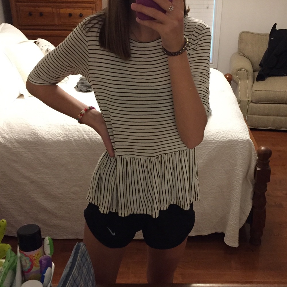 stripped white ruffle quarter sleeve